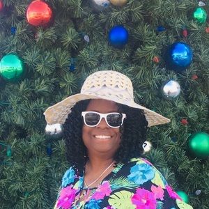 Meet your Posher, Yvette